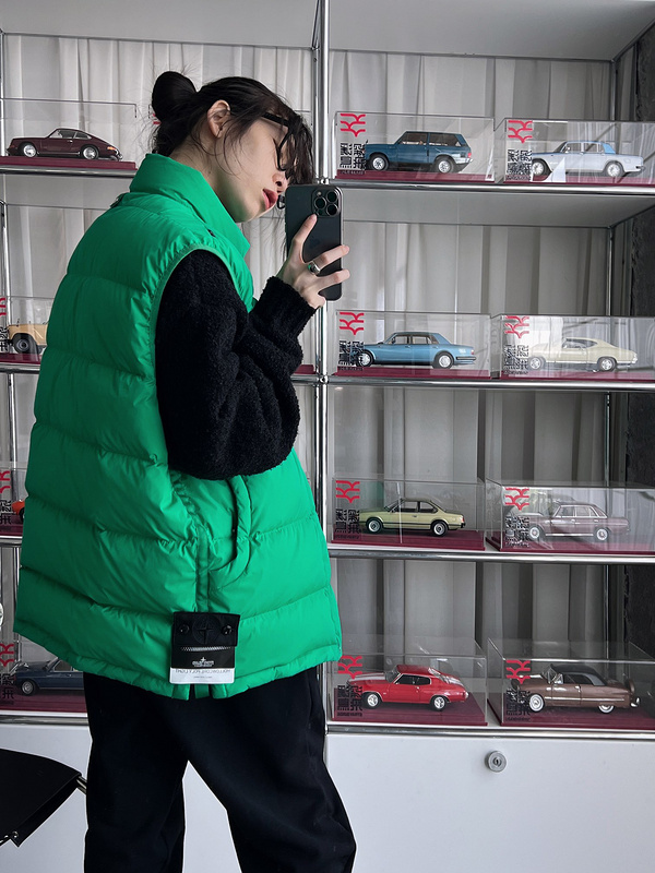 SI  Down Vest 4064 - Image 2