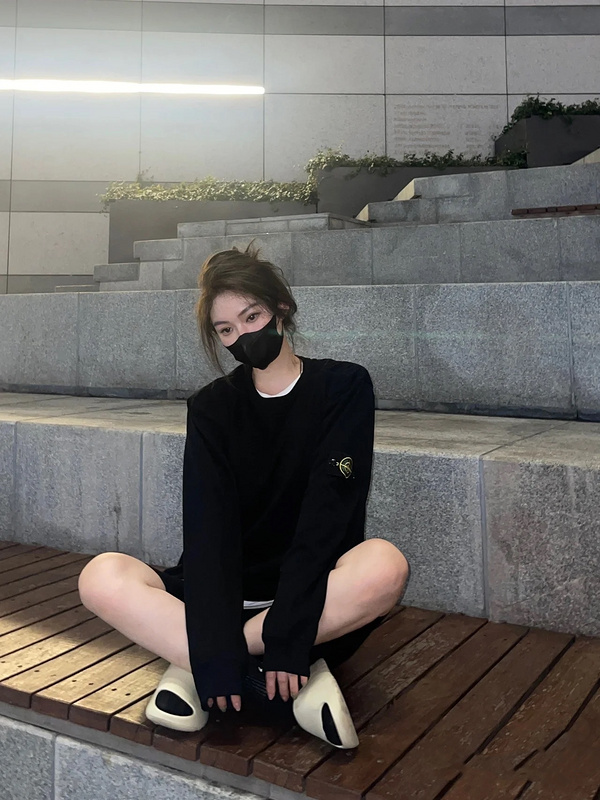 SI Sweater 2823 - Image 2